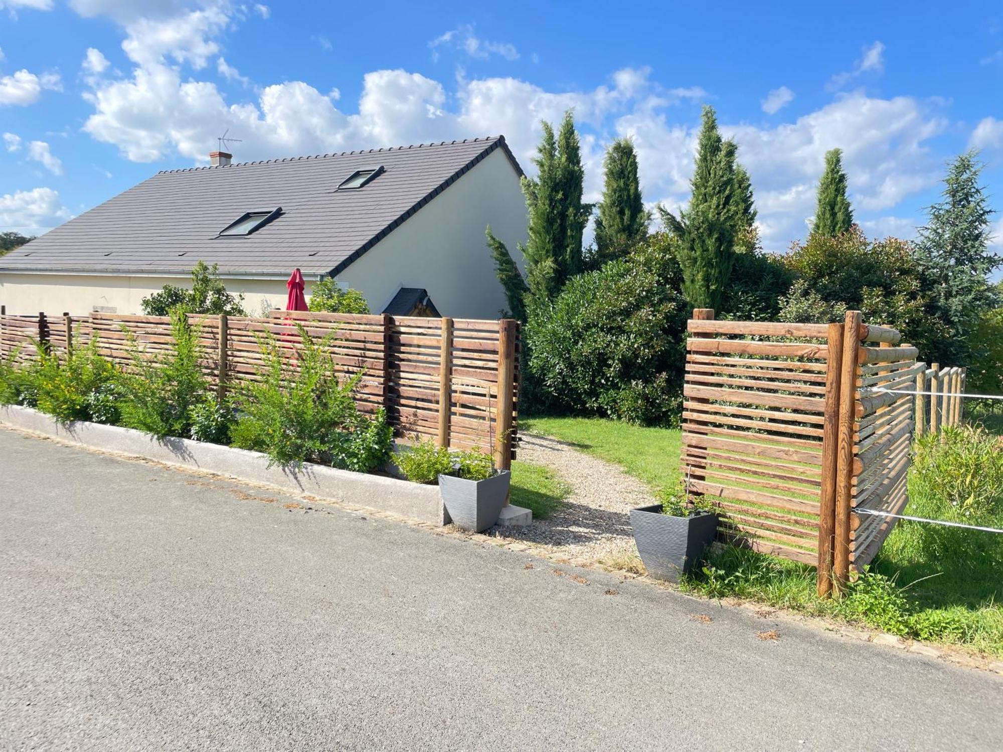 Gite Neuf Avec Jardin, Foret Et Etang アルジャントン・シュル・クルーズ エクステリア 写真